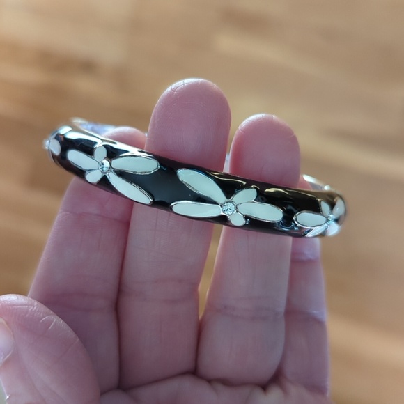 3 bangle bracelets! - Picture 6 of 6